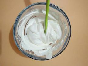 3、这是拌好的状态，健康的蛋白应该是稳定、不消泡的。