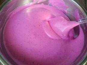 同样以翻拌或切拌的手法混合均匀。