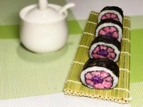 切寿司，没什么注意的，找把快刀即可。