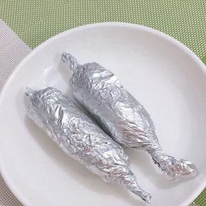 蒸好的鸡腿卷拿出晾凉