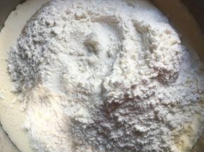 中种加主面团除黄油外材料用后油法揉面