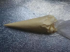 装入裱花袋待用。