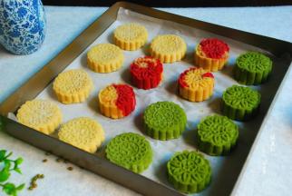 我分了三份，一份加了2克青岚抹茶，一份加了3克红曲粉。