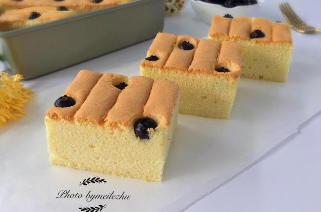 蓝莓戚风蛋糕