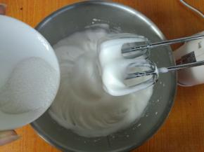 出现纹路，加入第三次糖。