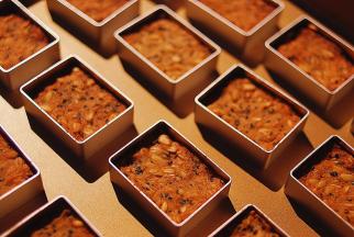 烤箱提前预热10分钟，170度，中层，16-18分钟左右，烤至金黄色即可