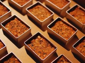 烤箱提前预热10分钟，170度，中层，16-18分钟左右，烤至金黄色即可