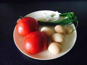 主要食材：西红柿、鸡蛋