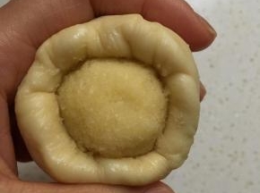 放虎口处,慢慢向上收