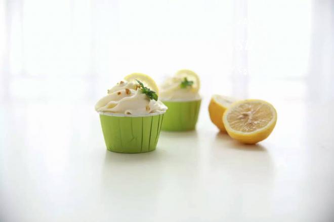 夏日清爽柠檬乳酪杯子蛋糕