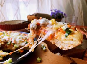 取一块儿，芝士拉丝。