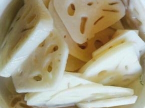 藕片捞出备用。