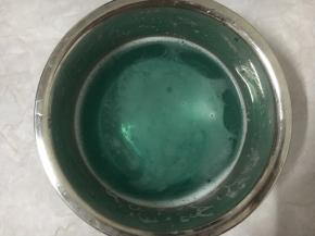 倒入鸡尾酒跟雪碧，放冰箱冷藏一夜。