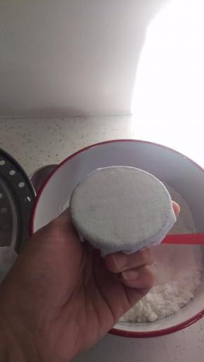 拿布包住整个膜具。