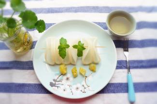 腌好的萝卜酸辣可口，配稀饭非常好吃