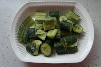 加入1勺盐腌十分钟