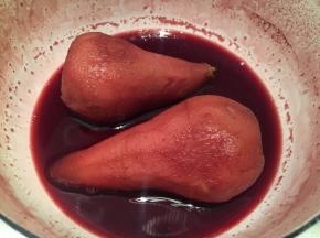 中小火煮沸后，小火炖煮15分钟，放凉备用