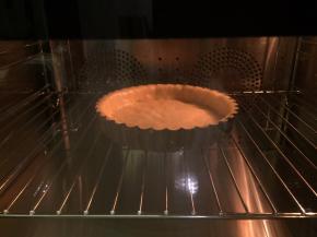 烤箱预热150度，烘烤15分钟左右