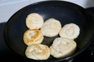 两面煎到金黄即可