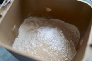 加入面粉 开始揉面