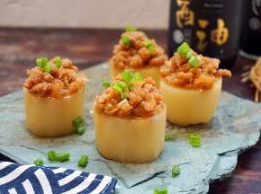 勺入猪肉末