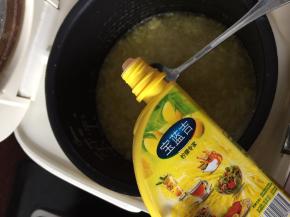 差不多好时挤入柠檬汁