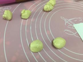 然后将面团分成50g的等份