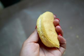 把另一半贴起来，如图所示