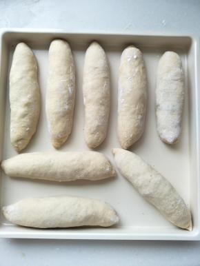 放入不粘烤盘。我用的是阳晨中国红碳钢正方形烤盘