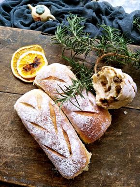 刚出炉，吃了一个看看，外脆里嫩，很有咬劲，特别好吃。