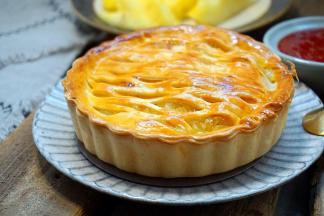 还做了两个没有樱花的菠萝派