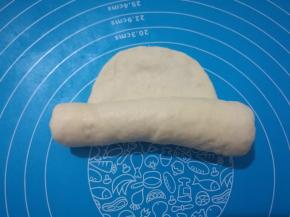 自下而上卷起。