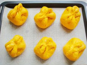 再次发酵稍微变大。