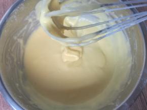 混合好的蛋面糊状态。放旁待用。