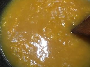 炒至汤汁变浓稠即可关火。