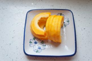 切成约1厘米的厚片