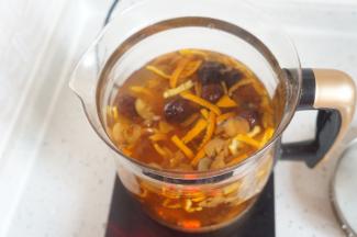 半小时后加到酸梅汤内