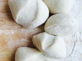 加干面揉，这也就是上面提到的排气，一定要排完。