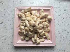 炒到发白盛出备用