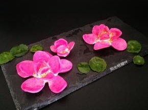 上有并头莲。