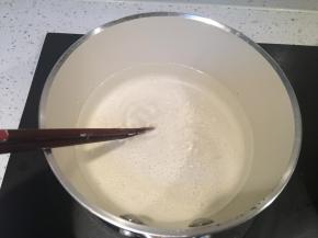 搅拌至全部溶解