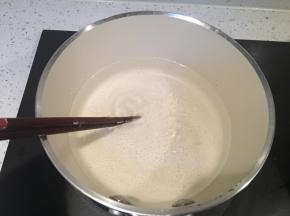 搅拌至全部溶解