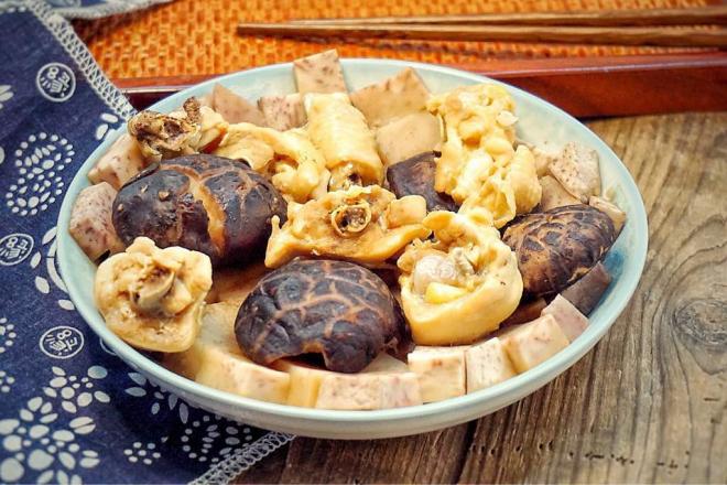 香芋花菇蒸滑鸡
