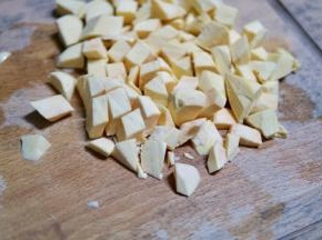 红薯去皮切小块