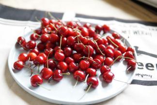 准备好新鲜的樱桃