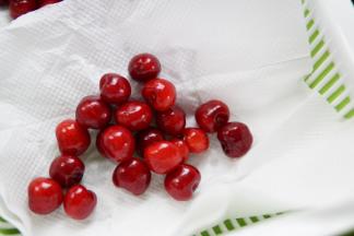 用纸巾再擦一次