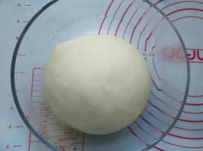 发酵至1.5-2倍大，取出排气