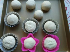 也可以放入喜欢的模具，收口朝上，烤出来的花型更漂亮哈！