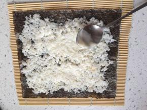 抹薄薄一层沙拉酱