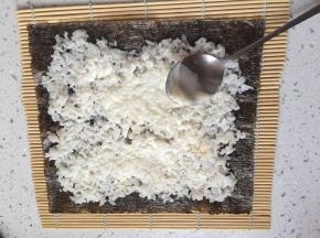 抹薄薄一层沙拉酱